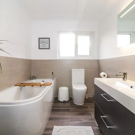 The Pines Ferienhaus *